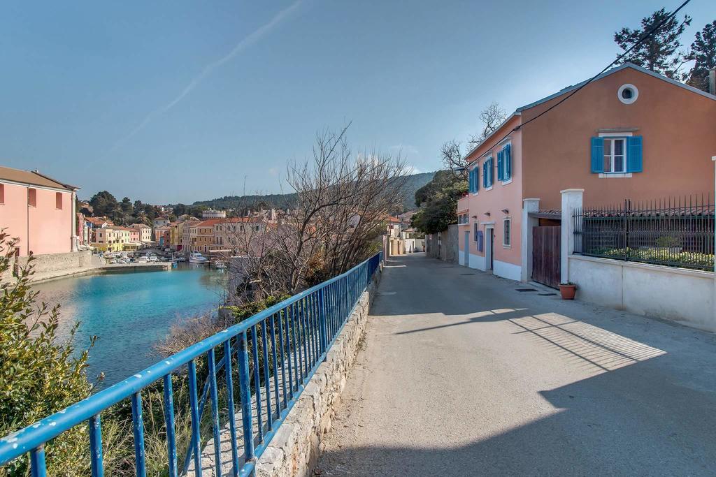 Narcis Central Apartment With Sea & City Views Veli Lošinj Zewnętrze zdjęcie